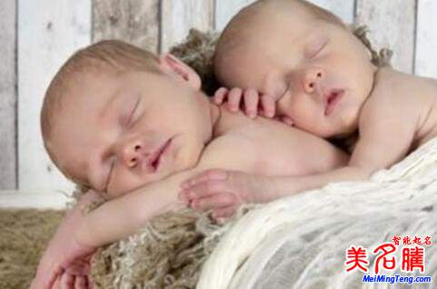 送给双胞胎女孩最好听、时尚的英文名