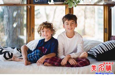 b双胞胎起名：起出孩子的心有灵犀